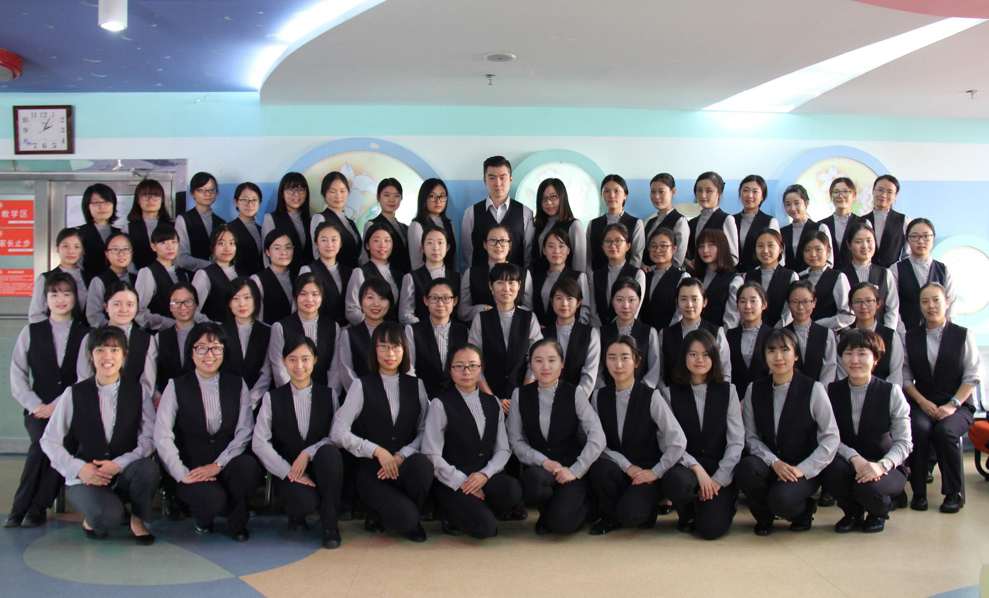 企業工服定制的優勢