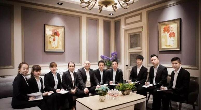 男女工作服款式介紹